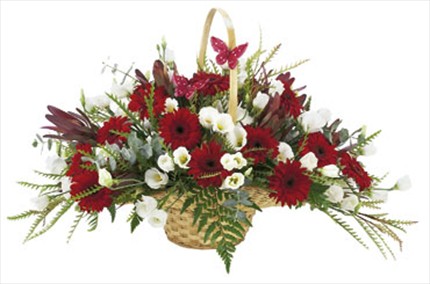 Mevsim çiçeklerinden sepet aranjman