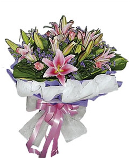 Karışık mevsim çiçeklerinden buket     